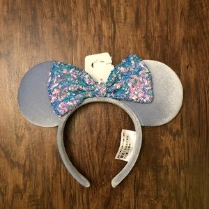 Minnie Mouse ears